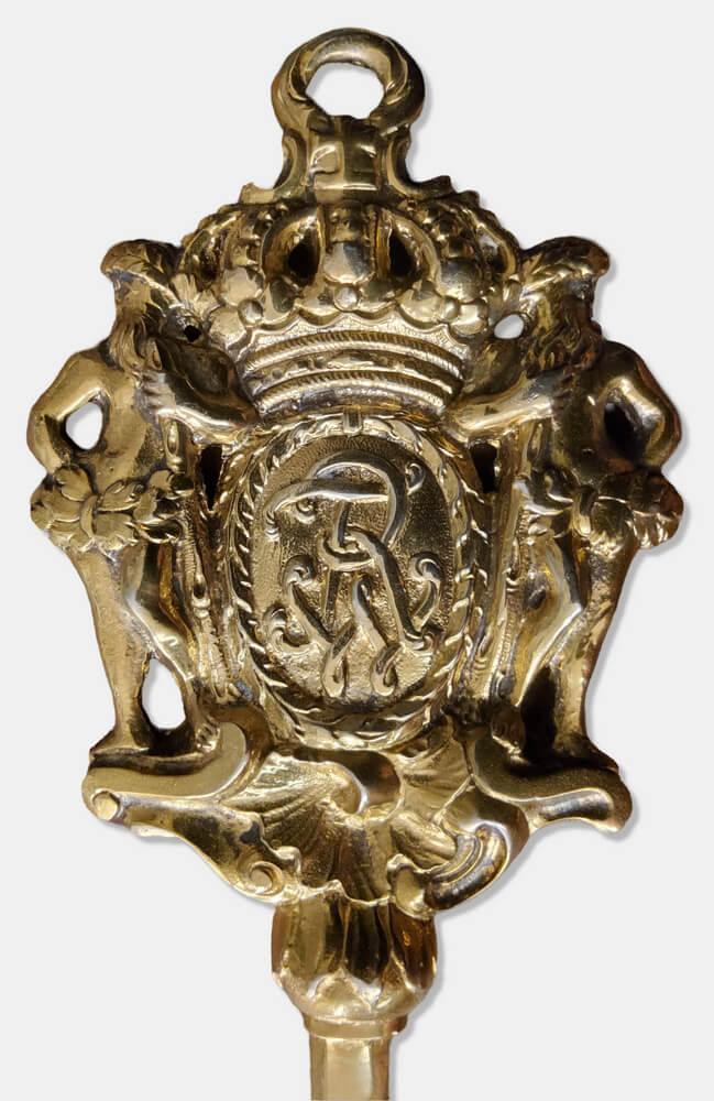 Preußischer Kammerherrenschlüssel - Rückseite der Reide mit dem Herrscher-Monogramm